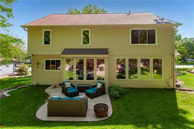 5816 NE Ruby Court, Lee's Summit, MO 64064