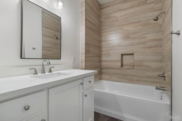 800 Shadow Ridge Dr, Pensacola, FL 32514