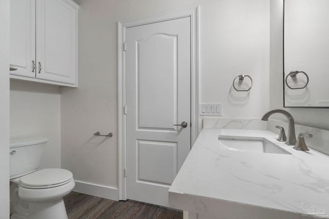 800 Shadow Ridge Dr, Pensacola, FL 32514