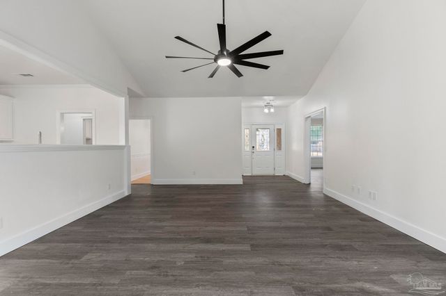 800 Shadow Ridge Dr, Pensacola, FL 32514