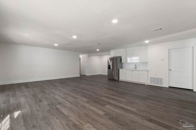 800 Shadow Ridge Dr, Pensacola, FL 32514