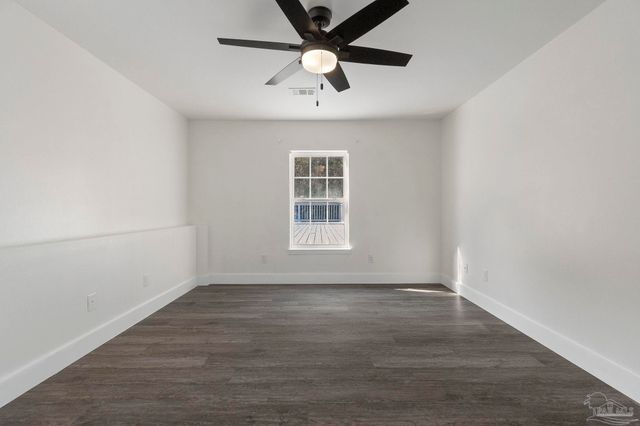 800 Shadow Ridge Dr, Pensacola, FL 32514