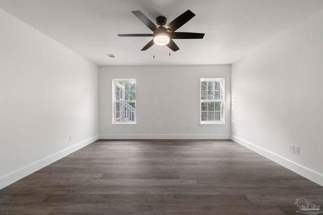 800 Shadow Ridge Dr, Pensacola, FL 32514