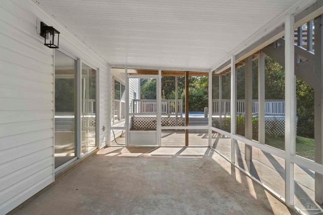 800 Shadow Ridge Dr, Pensacola, FL 32514