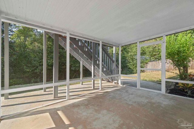 800 Shadow Ridge Dr, Pensacola, FL 32514