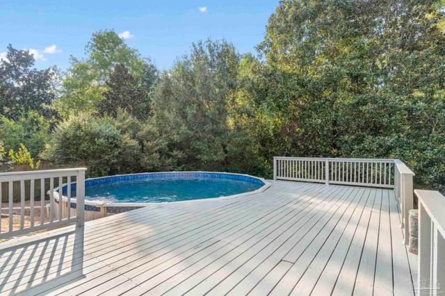 800 Shadow Ridge Dr, Pensacola, FL 32514