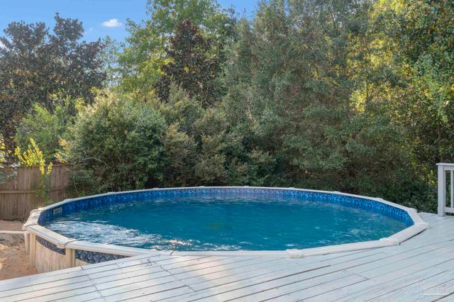 800 Shadow Ridge Dr, Pensacola, FL 32514