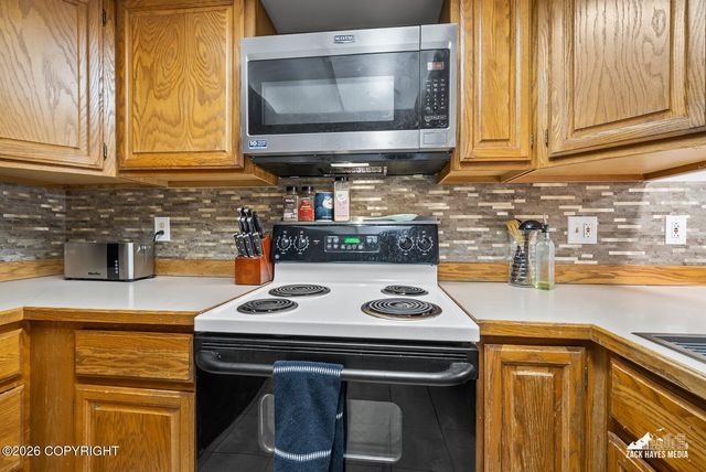 8819 Boom Circle, Anchorage, AK 99502