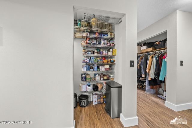 8819 Boom Circle, Anchorage, AK 99502