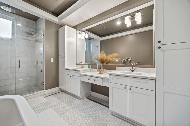 4732 S Evans Avenue, Chicago, IL 60615