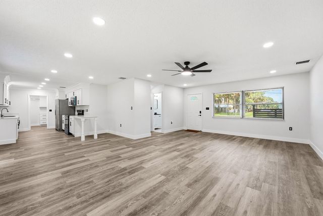 6007 Fort Pierce Boulevard, Fort Pierce, FL 34951