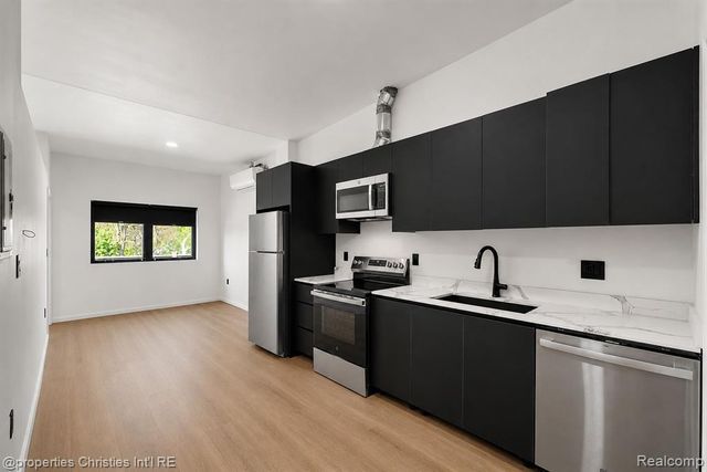 9301 Oakland Street 204, Detroit, MI 48211