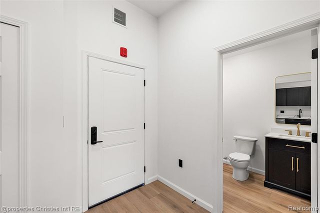 9301 Oakland Street 204, Detroit, MI 48211