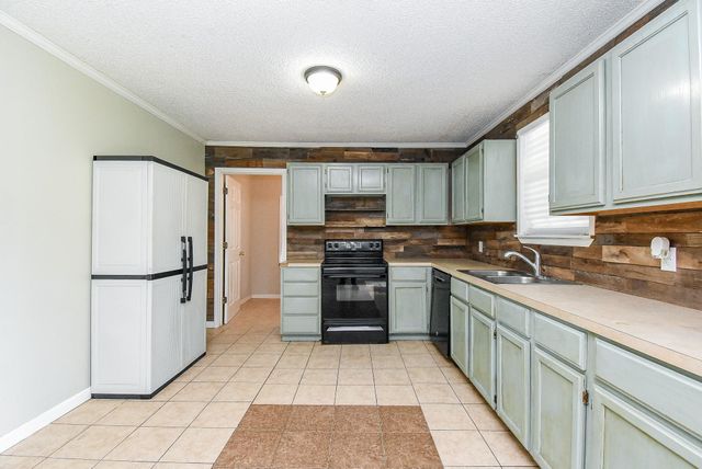 56 W County Road 3251 W, Cleveland, TX 77327