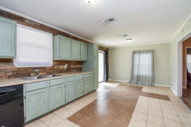 56 W County Road 3251 W, Cleveland, TX 77327