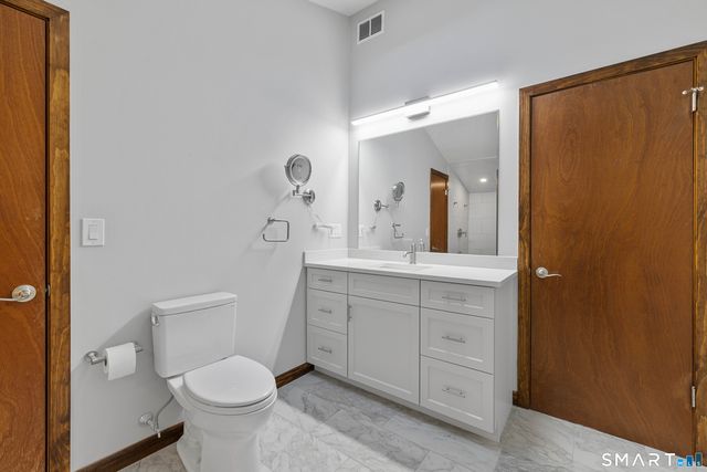 18 Shawandassee Road, Waterford, CT 06385