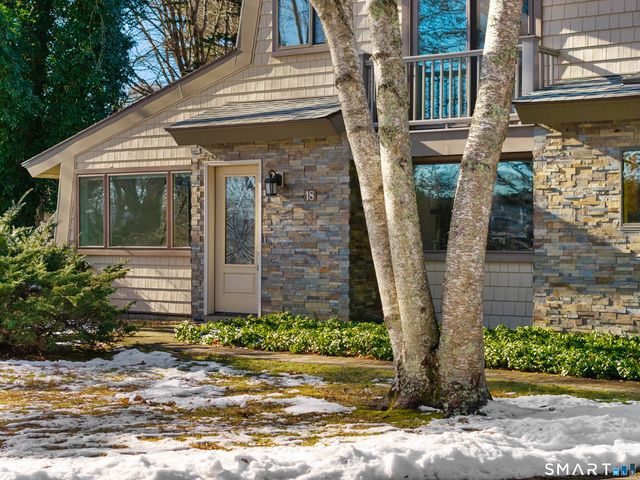 18 Shawandassee Road, Waterford, CT 06385