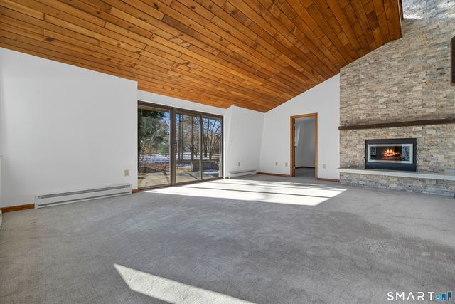 18 Shawandassee Road, Waterford, CT 06385