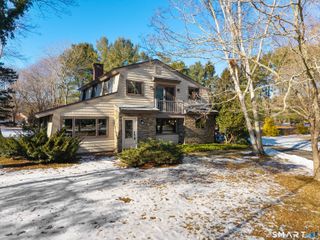 18 Shawandassee Road, Waterford, CT 06385