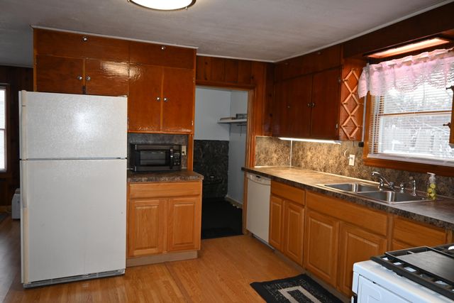 2087 Whitehall Road, Laketon Twp, MI 49445