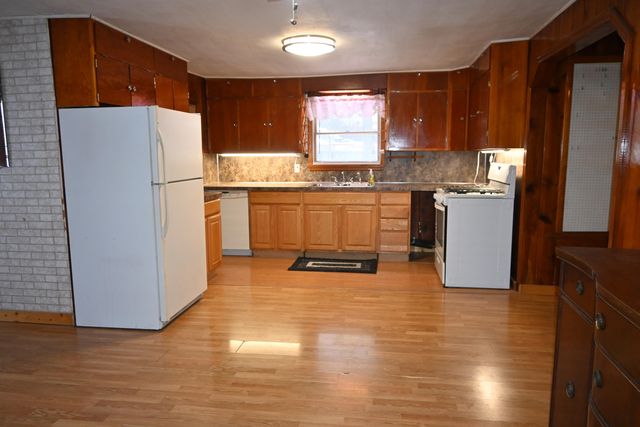 2087 Whitehall Road, Laketon Twp, MI 49445