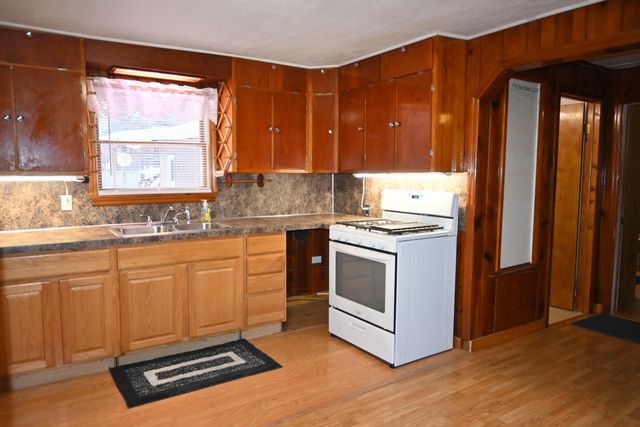 2087 Whitehall Road, Laketon Twp, MI 49445