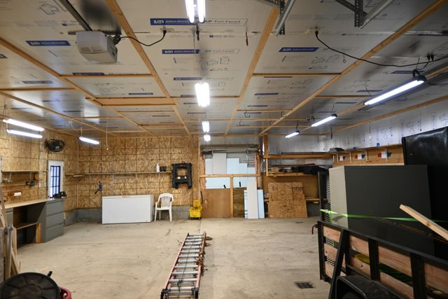 2087 Whitehall Road, Laketon Twp, MI 49445