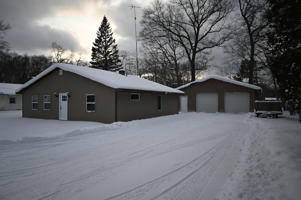 2087 Whitehall Road, Laketon Twp, MI 49445