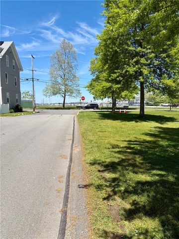 3 Clinton Street A, Newport, RI 02840