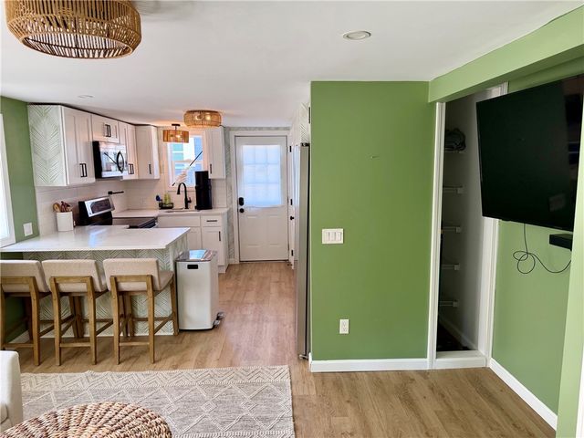 3 Clinton Street A, Newport, RI 02840