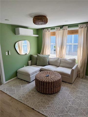 3 Clinton Street A, Newport, RI 02840