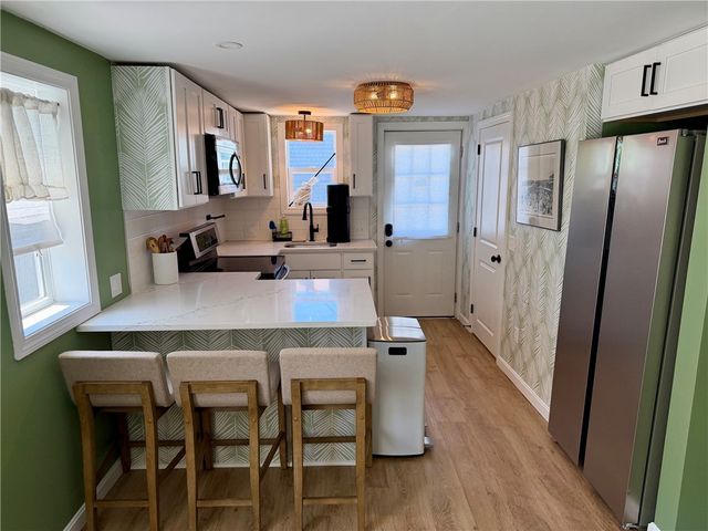 3 Clinton Street A, Newport, RI 02840