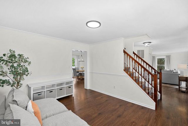 78 FAIRVIEW DR, Charles Town, WV 25414