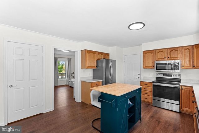 78 FAIRVIEW DR, Charles Town, WV 25414