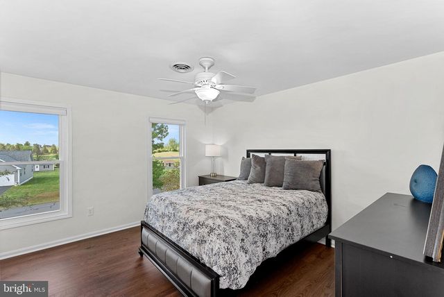 78 FAIRVIEW DR, Charles Town, WV 25414