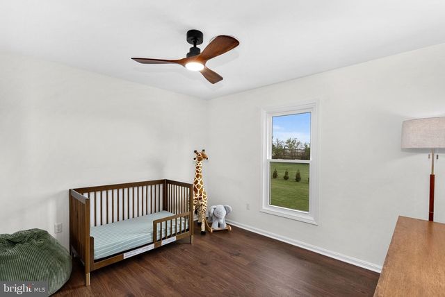 78 FAIRVIEW DR, Charles Town, WV 25414