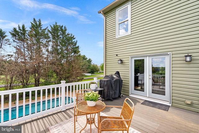 78 FAIRVIEW DR, Charles Town, WV 25414