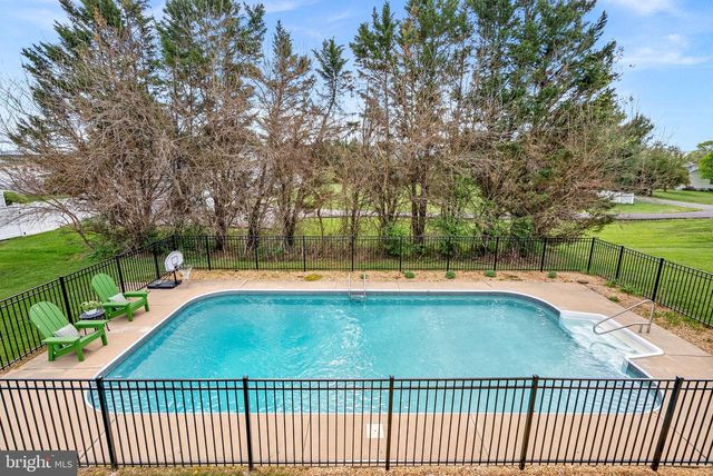 78 FAIRVIEW DR, Charles Town, WV 25414
