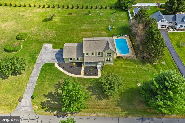 78 FAIRVIEW DR, Charles Town, WV 25414