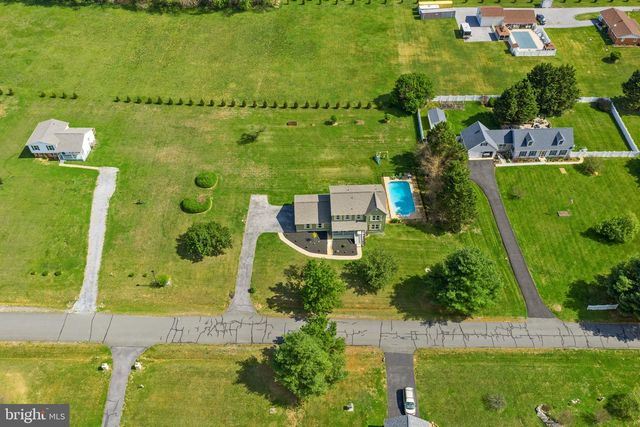 78 FAIRVIEW DR, Charles Town, WV 25414