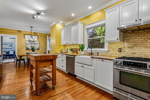 29 CRAVEN LANE LN, Lawrence Twp, NJ 08648