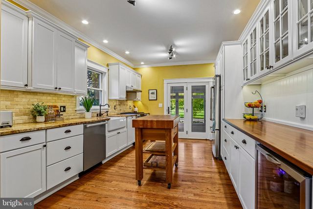 29 CRAVEN LANE LN, Lawrence Twp, NJ 08648