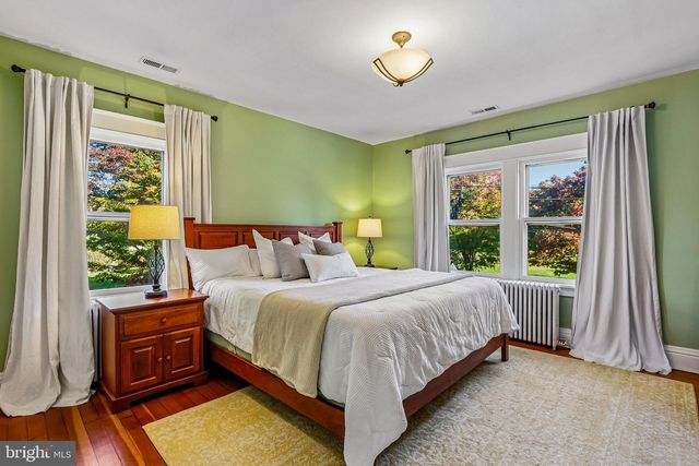 29 CRAVEN LANE LN, Lawrence Twp, NJ 08648