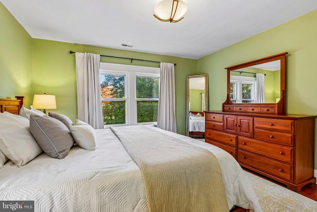 29 CRAVEN LANE LN, Lawrence Twp, NJ 08648
