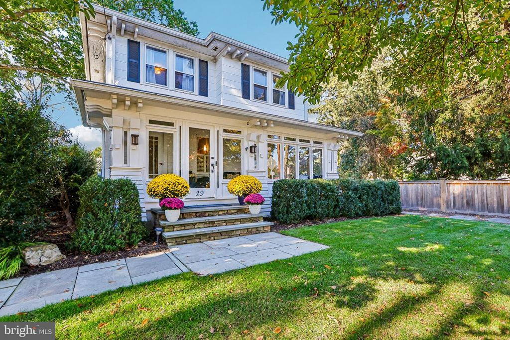 29 CRAVEN LANE LN, LAWRENCE TWP, NJ 08648 — exterior