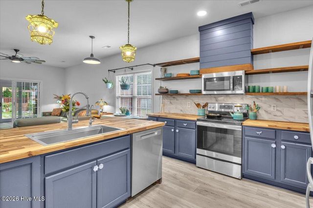6602 Dorrington Drive, Wilmington, NC 28412
