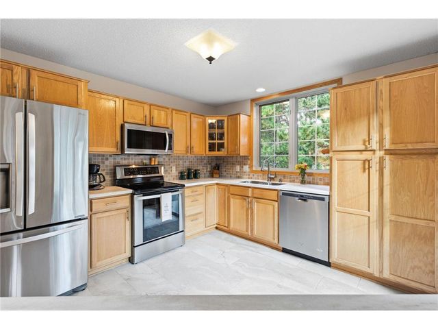 1407 Hunter Hill Road, Hudson, WI 54016