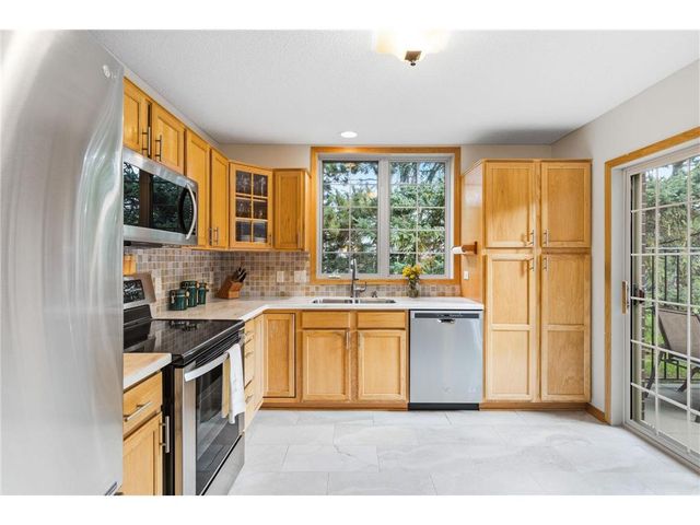 1407 Hunter Hill Road, Hudson, WI 54016