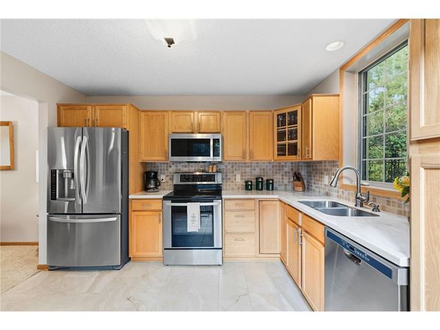 1407 Hunter Hill Road, Hudson, WI 54016