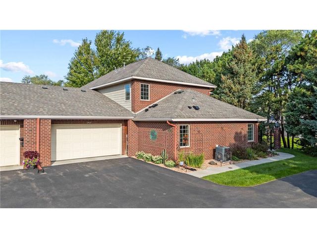 1407 Hunter Hill Road, Hudson, WI 54016